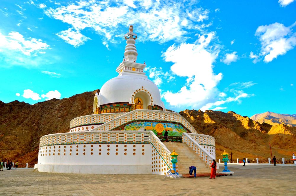 Shanti_Stupa,_Leh,_Ladakh.jpg